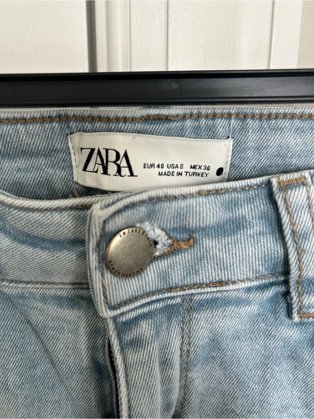 Zara Light Wash Ankle-Length Jeans